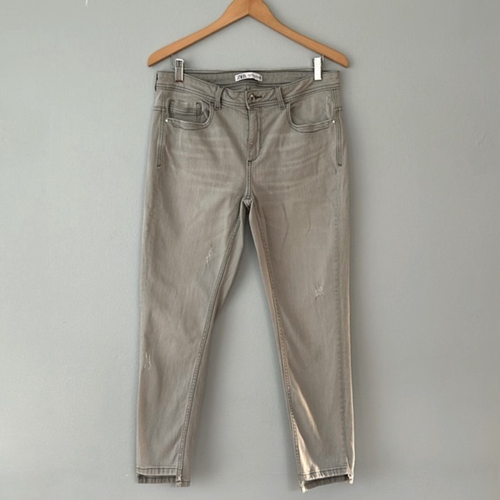 Zara • Light Gray Mid-Rise Slim / Skinny Fit Ankle Length Jeans Size 12